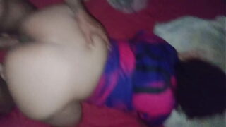 Ninfetinha  gostosa e safadinha  gemendo gostoso sentando no caralho  do marido