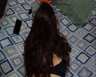 Filme amador fudendo a namorada  de quatro do jeitinho que ela gosta