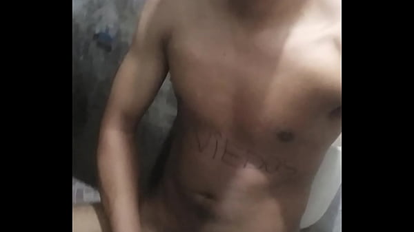 Tatuada peituda gostosa e safada  metendo cheia de tesão no xvideos hd