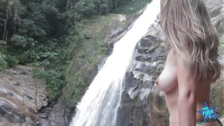 Fodendo cú guloso  no meio do mato